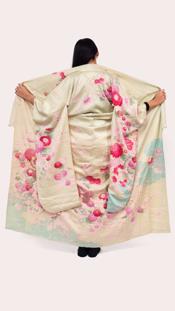 Furisode – Light green with pink floral design