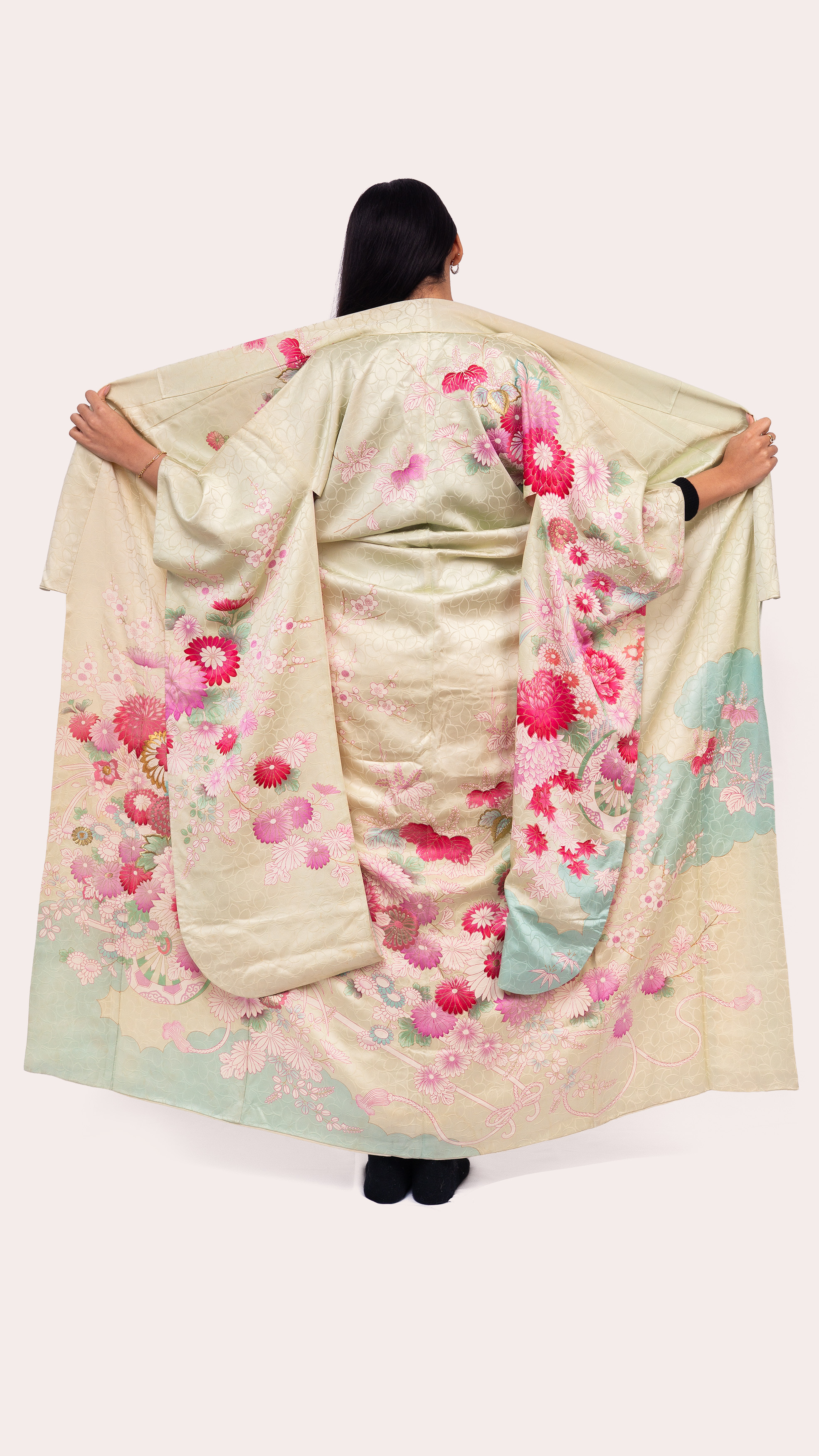 Furisode – Light green with pink floral design