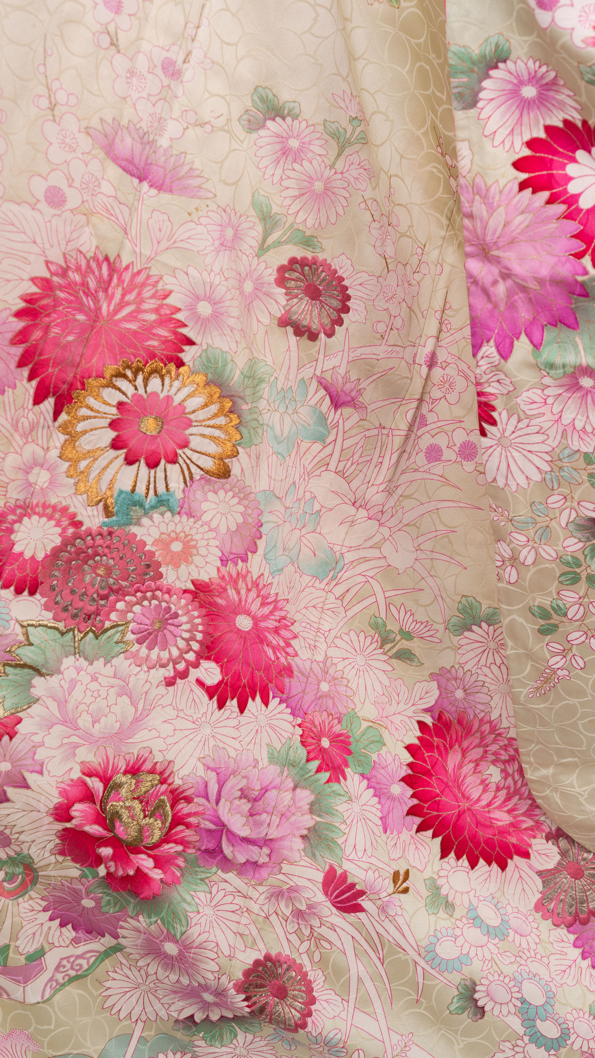Furisode – Light green with pink floral design